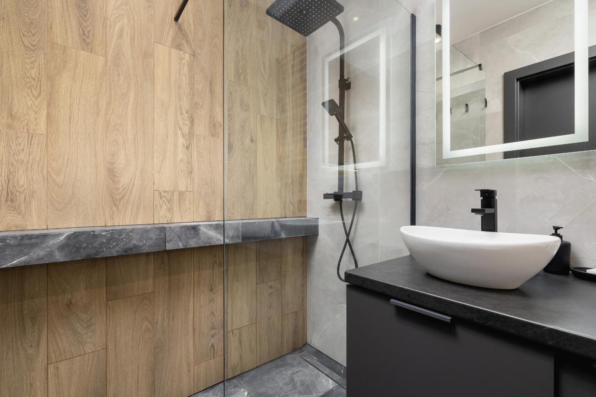 Elegant Apartment In Cracow With Balcony, Parking And Desk By Noclegi Renters Krasków Εξωτερικό φωτογραφία