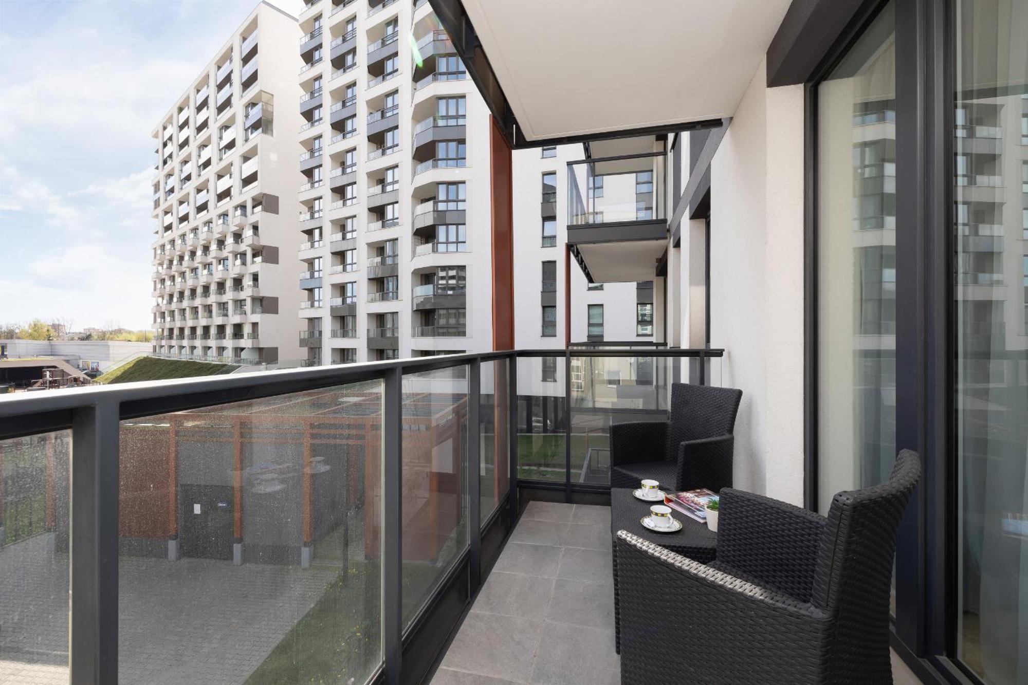 Elegant Apartment In Cracow With Balcony, Parking And Desk By Noclegi Renters Krasków Εξωτερικό φωτογραφία